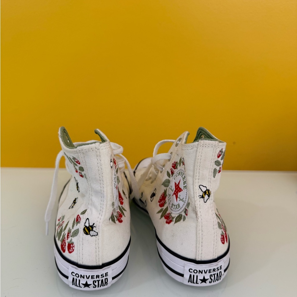 Converse White Floral Embroidered High-Tops - Picture 5 of 6
